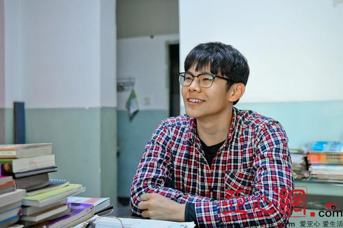 乌鲁木齐市17岁少年自学考研成功